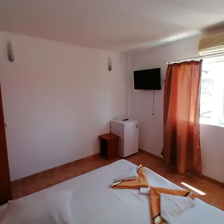 Casa Tomis Konukevi *